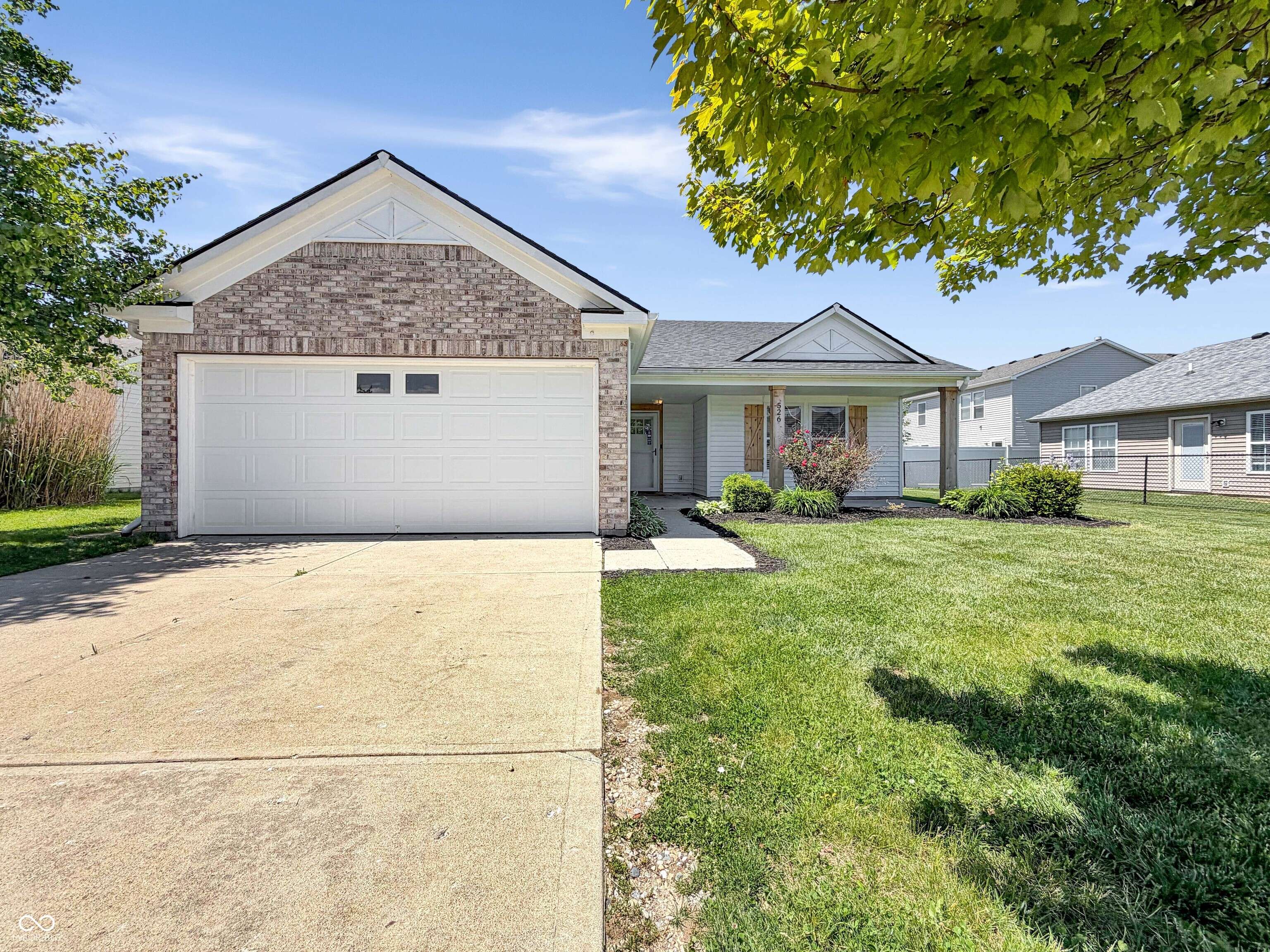 526 Bourneside DR, Greenfield, IN 46140