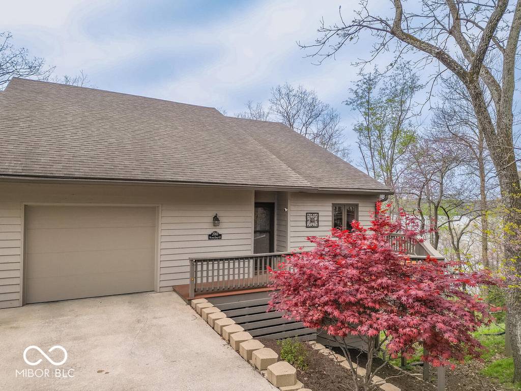 2060 E Waters Edge DR, Bloomington, IN 47401