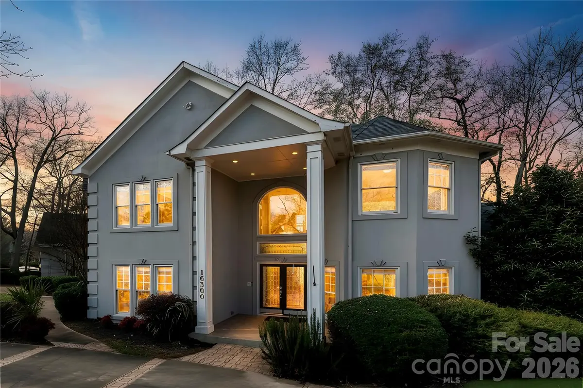 16300 Autumn Creek CT, Charlotte, NC 28278