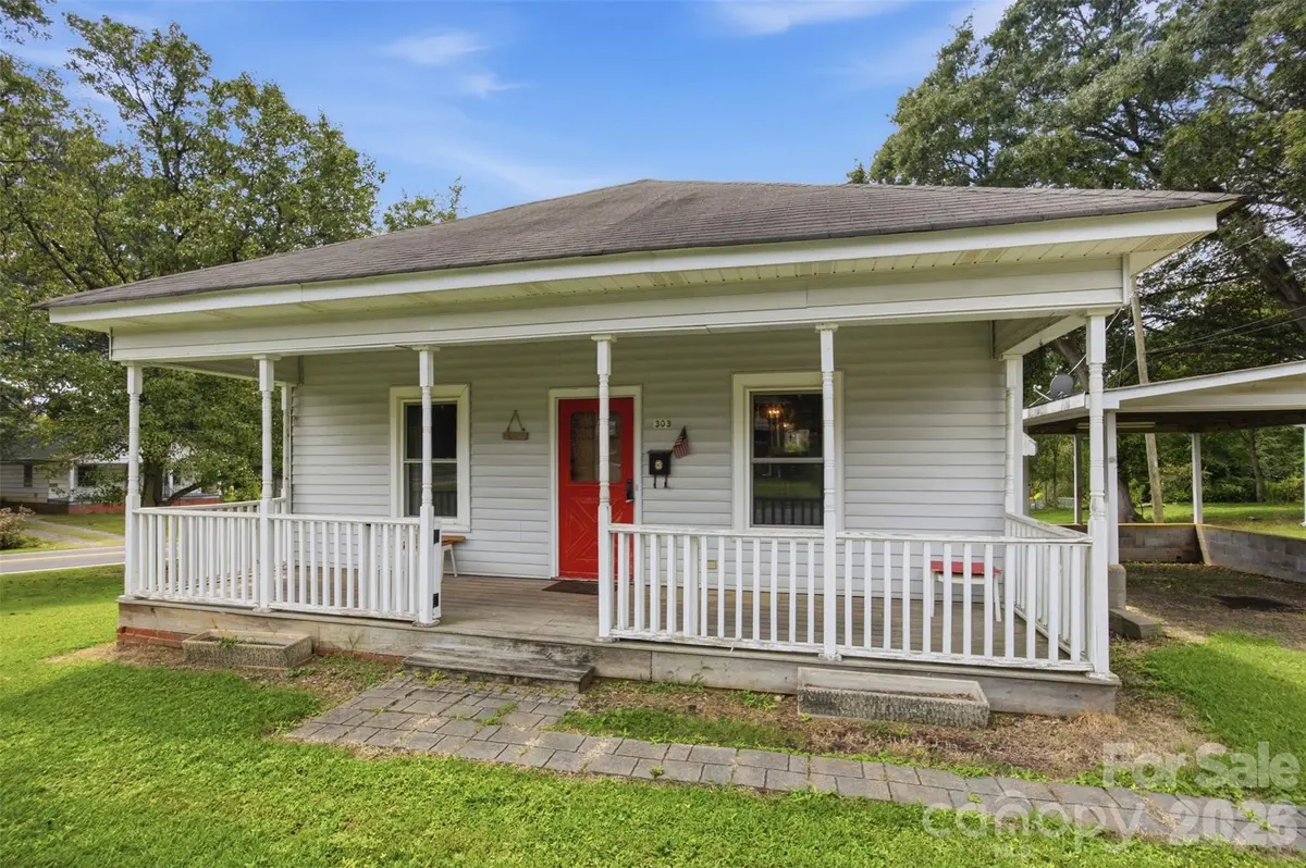 303 2nd ST, Stanley, NC 28164