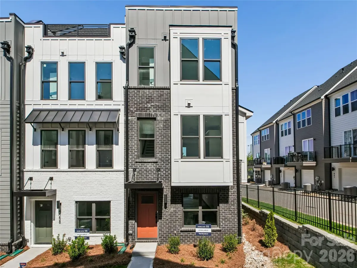 4062 Sophia DR, Charlotte, NC 28217