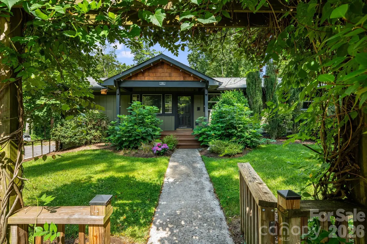 10 Davenport PL, Asheville, NC 28806