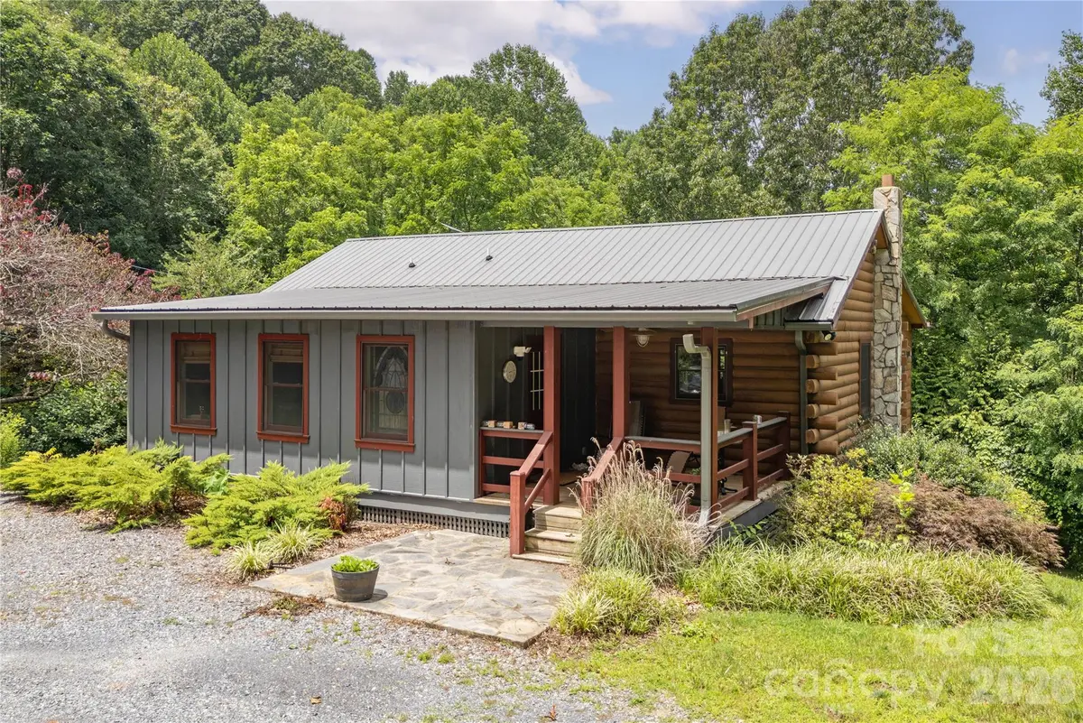 47 Buchanan LN, Canton, NC 28716