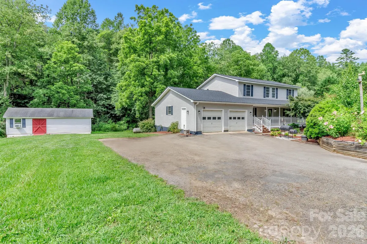 11 Aquarian WAY, Leicester, NC 28748