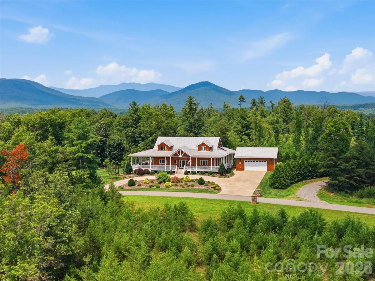 2040 Shannon DR, Morganton, NC 28655