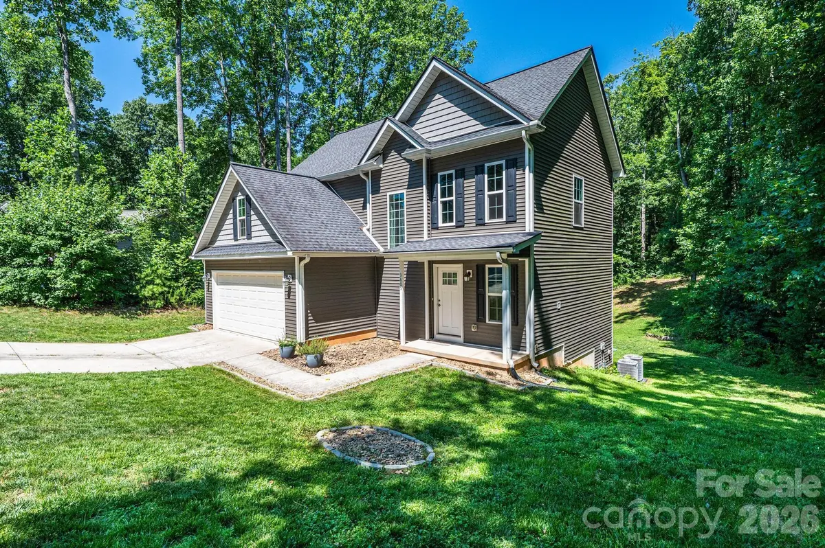 3605 Still Knoll LN, Sherrills Ford, NC 28673