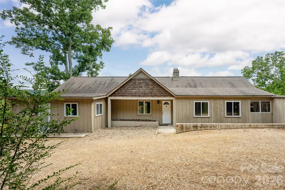 811 Town Mountain RD, Asheville, NC 28804
