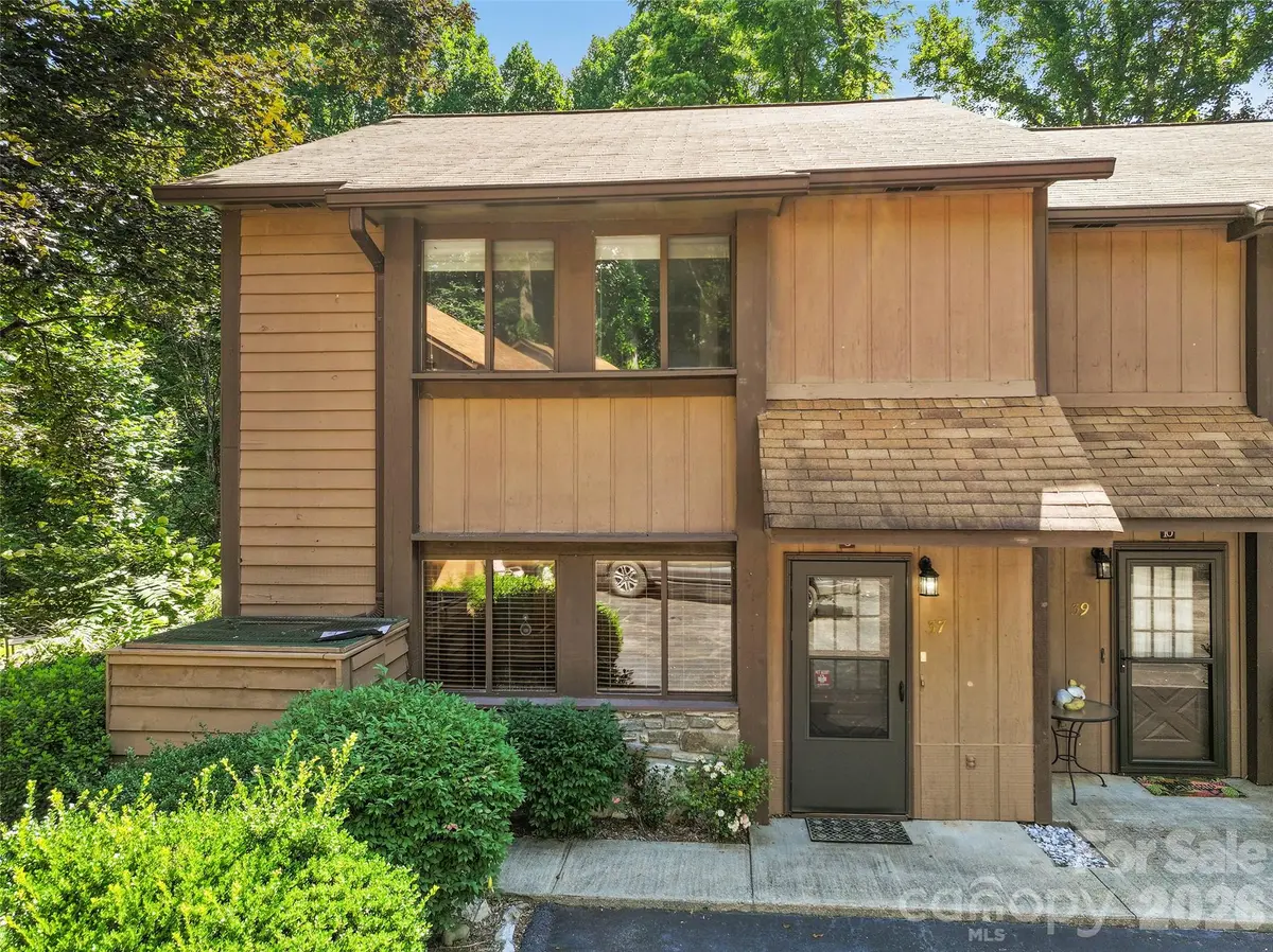 37 George CIR, Maggie Valley, NC 28751