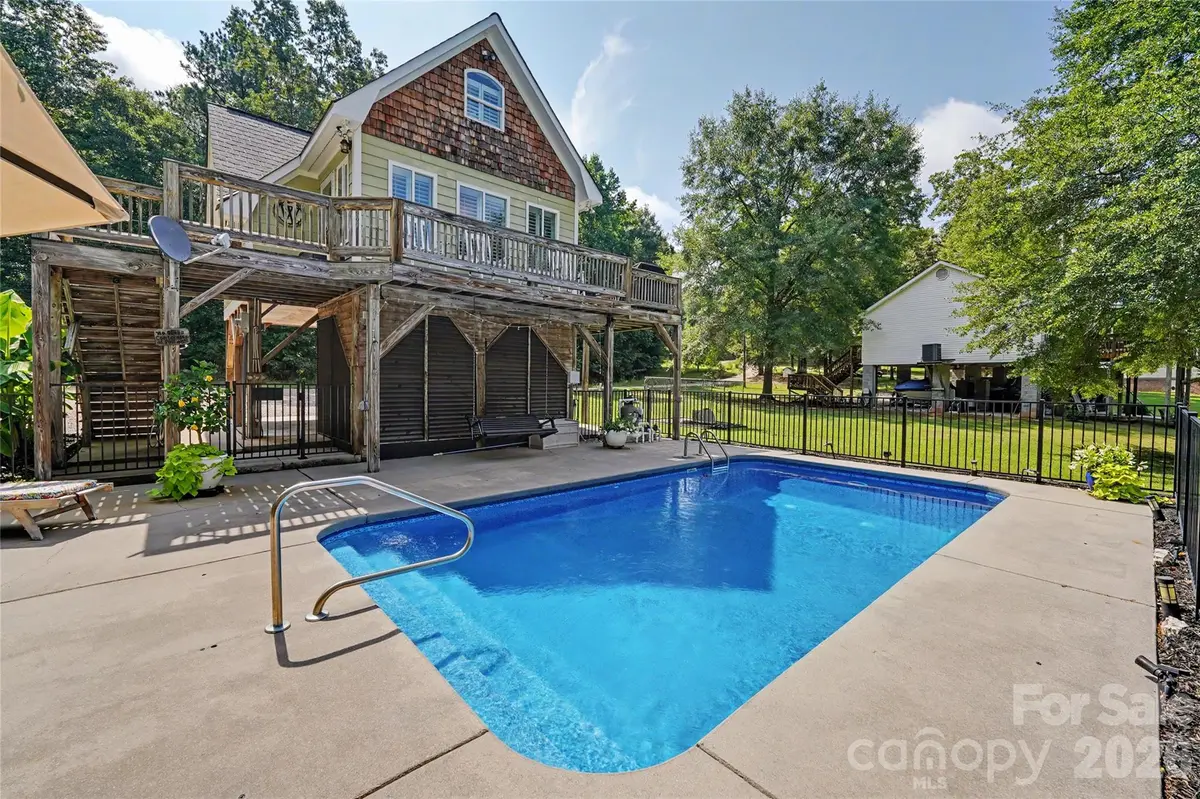 1954 White RD, Camden, SC 29020