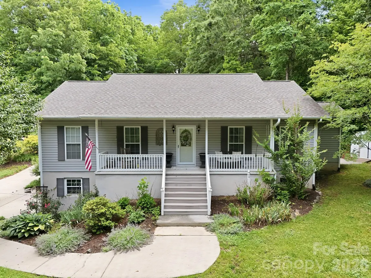 124 Lytle Cove RD, Swannanoa, NC 28778
