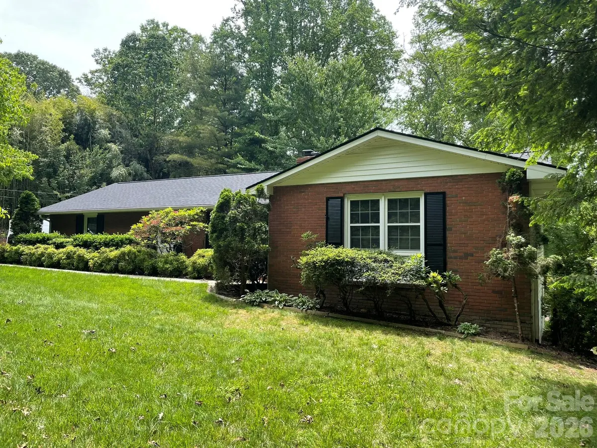 38 Westridge DR, Asheville, NC 28803