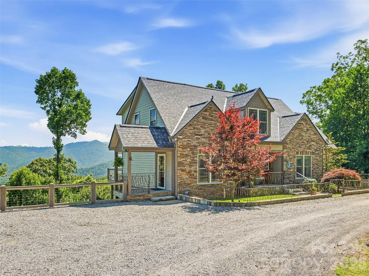15 Patton CIR, Asheville, NC 28804
