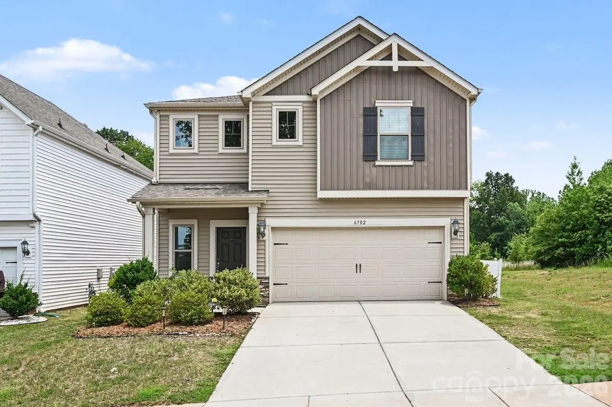 6702 Good News DR, Charlotte, NC 28215