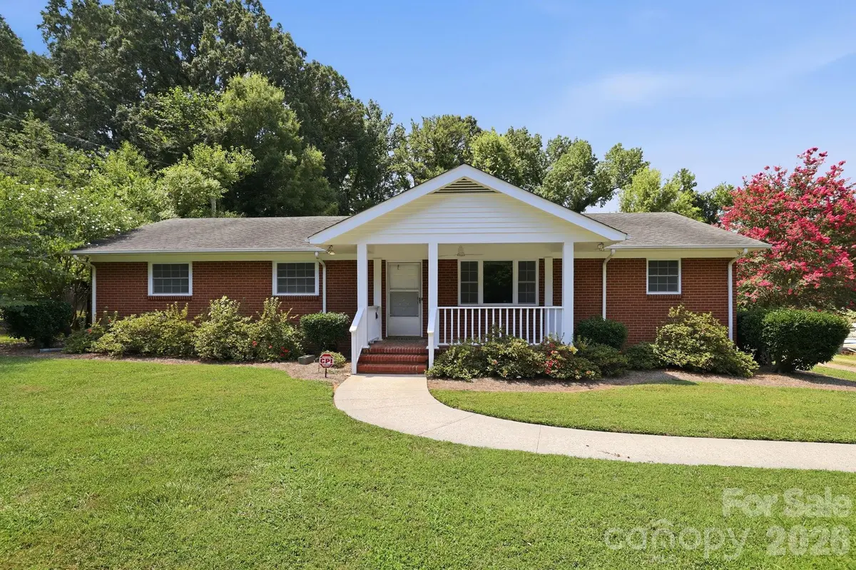 4020 Wilson LN, Charlotte, NC 28206