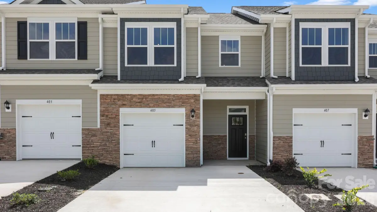 46 Creekview RD, Hendersonville, NC 28792