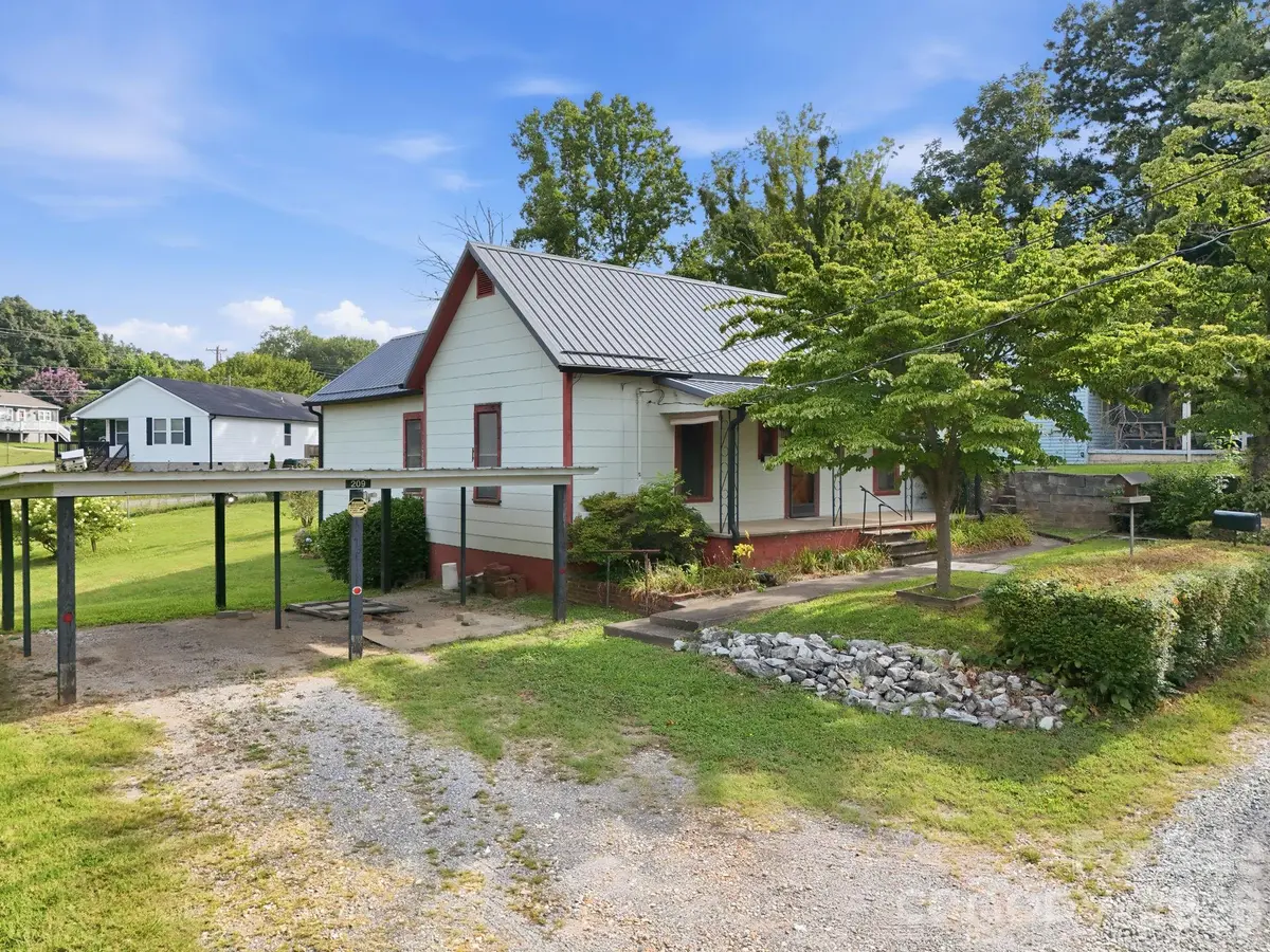 209 Virginia AVE, Marion, NC 28752