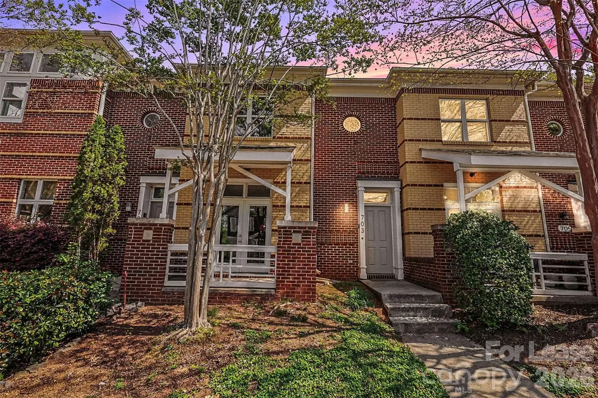 703 E 8th ST, Charlotte, NC 28202