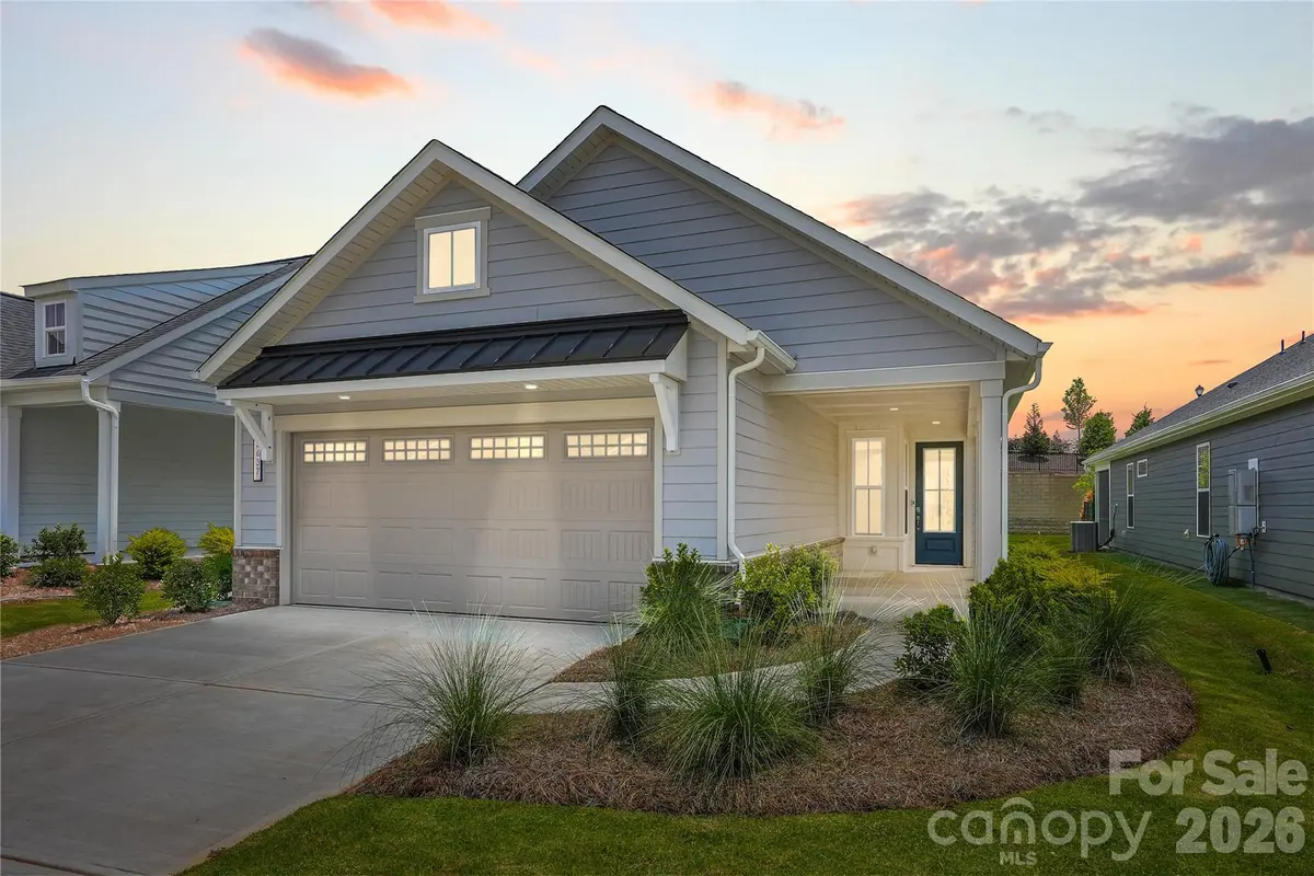 2637 Headwind CT, Belmont, NC 28012