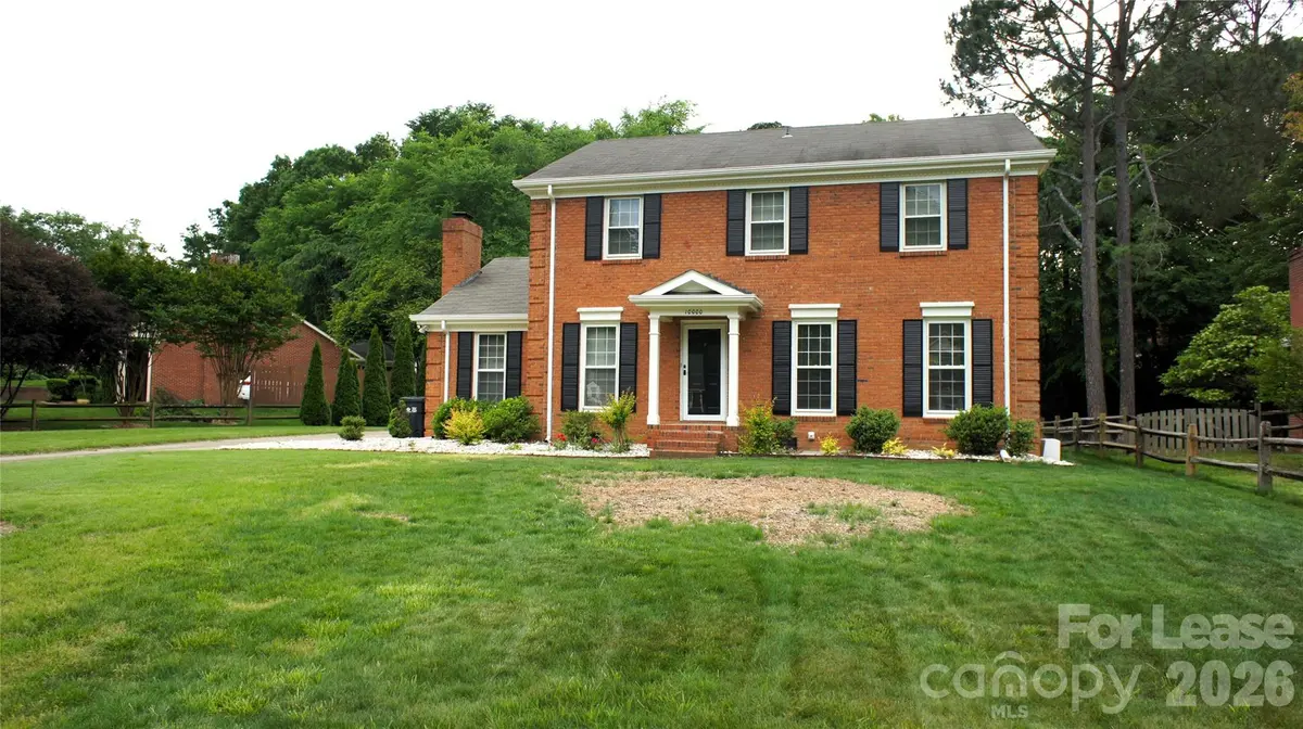 10000 Ridgemore DR, Charlotte, NC 28277