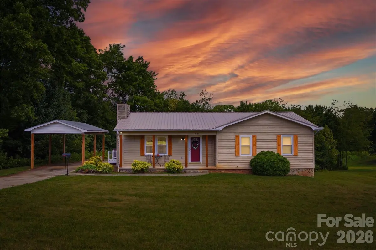 4186 Horseshoe Bend RD, Hudson, NC 28638