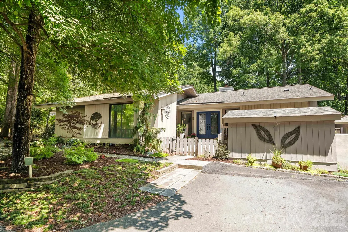 1 King Haigler Chase ST, Clover, SC 29710