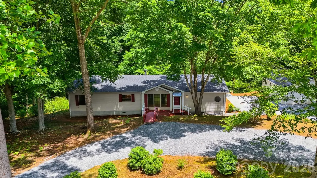 4944 Largo CT, Conover, NC 28613