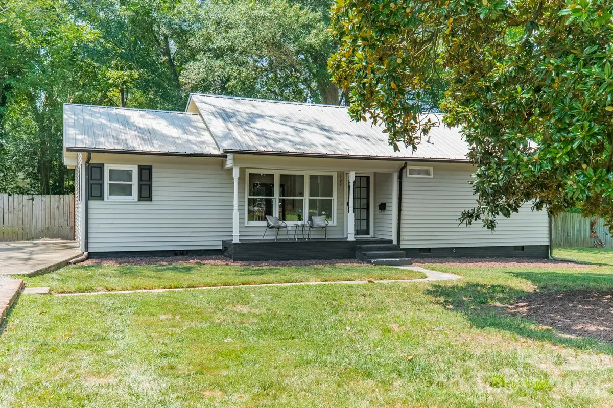 109 W Leroy ST, Fort Mill, SC 29715