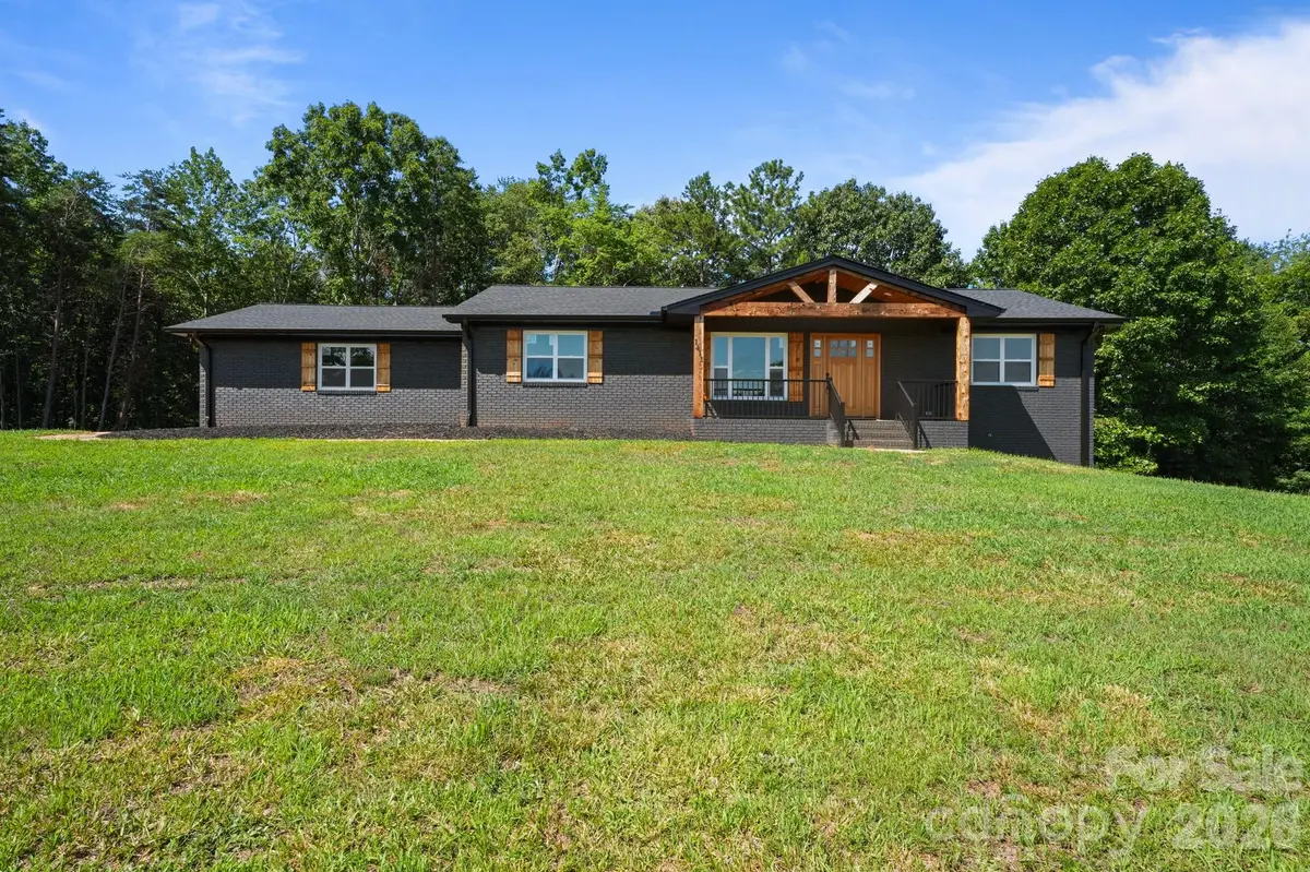 1411 W V Thompson RD, Rutherfordton, NC 28139