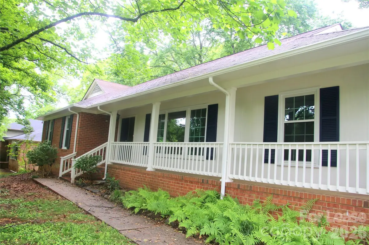 6030 Old Providence RD, Charlotte, NC 28226