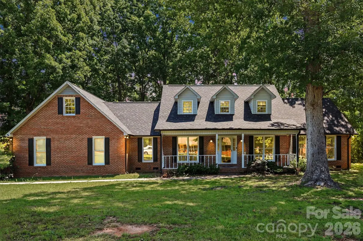 121 Country Creek DR, Kings Mountain, NC 28086