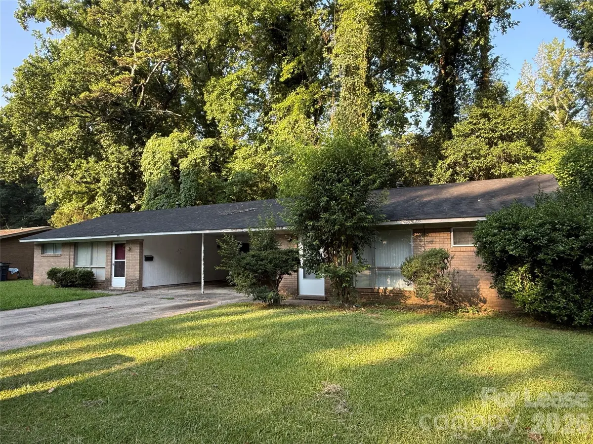 544 Blendwood DR, Charlotte, NC 28215