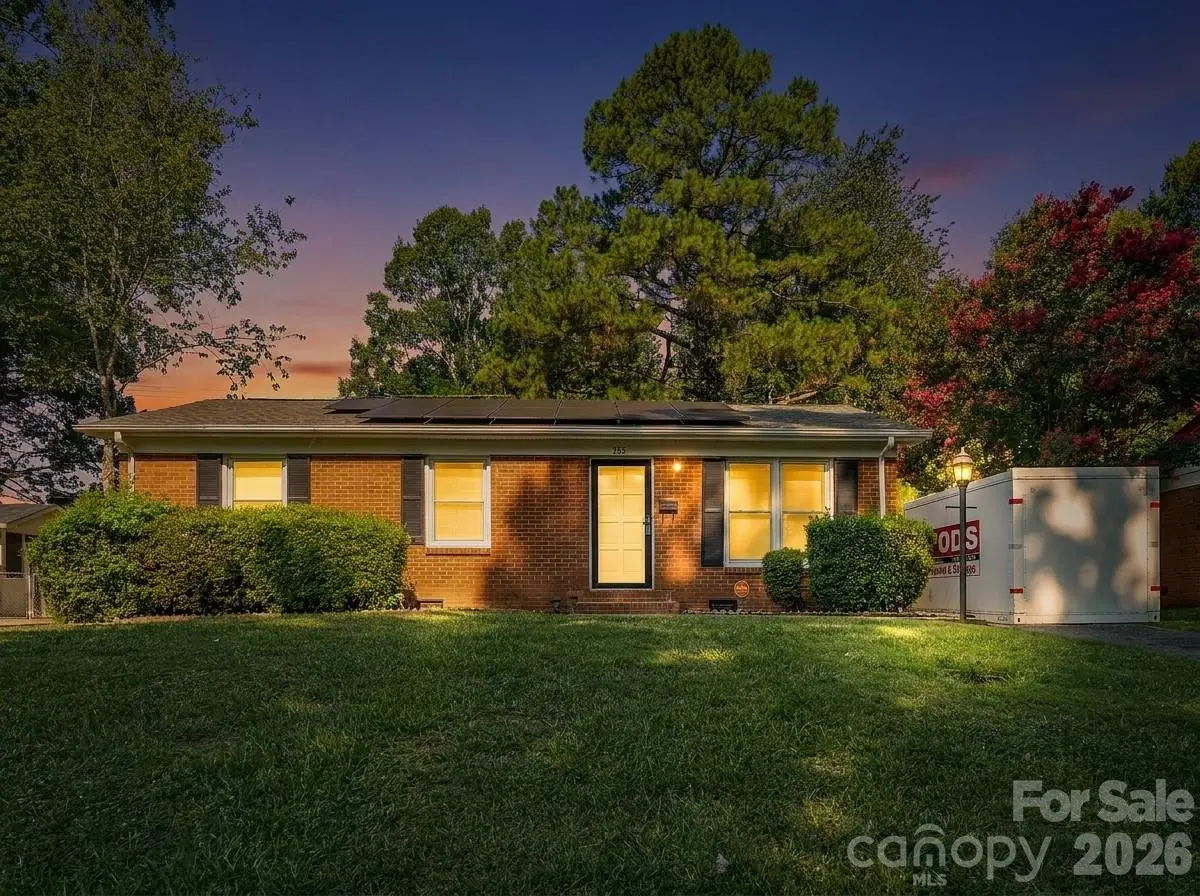 755 Edgerton DR, Charlotte, NC 28213