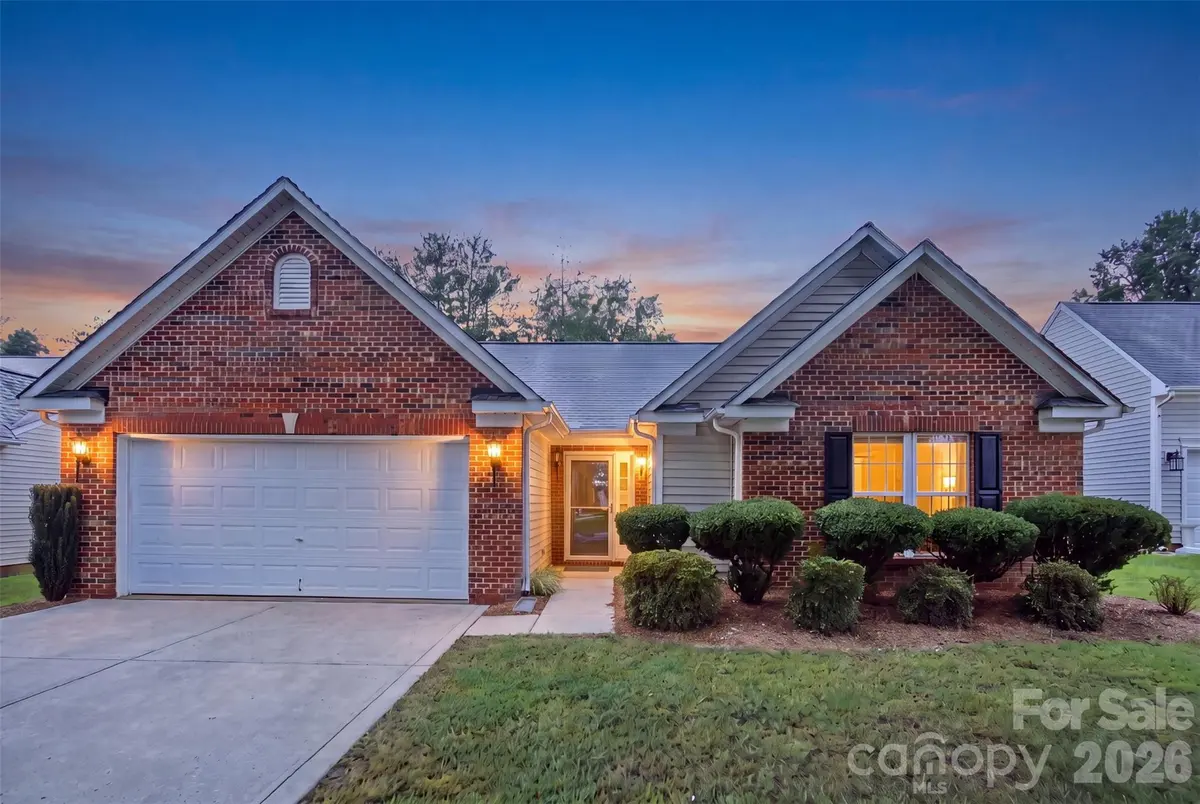 325 Dutchmans Meadow DR, Mount Holly, NC 28120