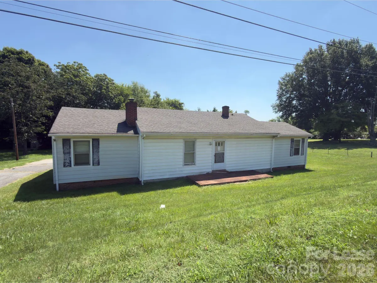648 Kannapolis Pkwy, Kannapolis, NC 28027