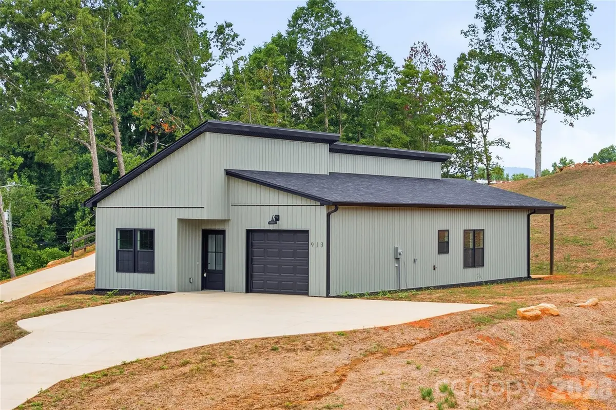 913 Overlook DR SW, Lenoir, NC 28645