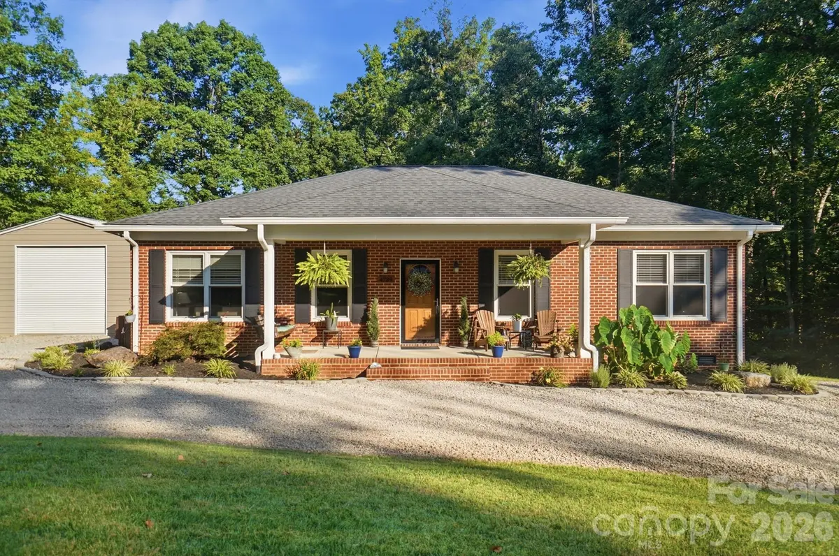 4739 Mountain Island DR W, Charlotte, NC 28214