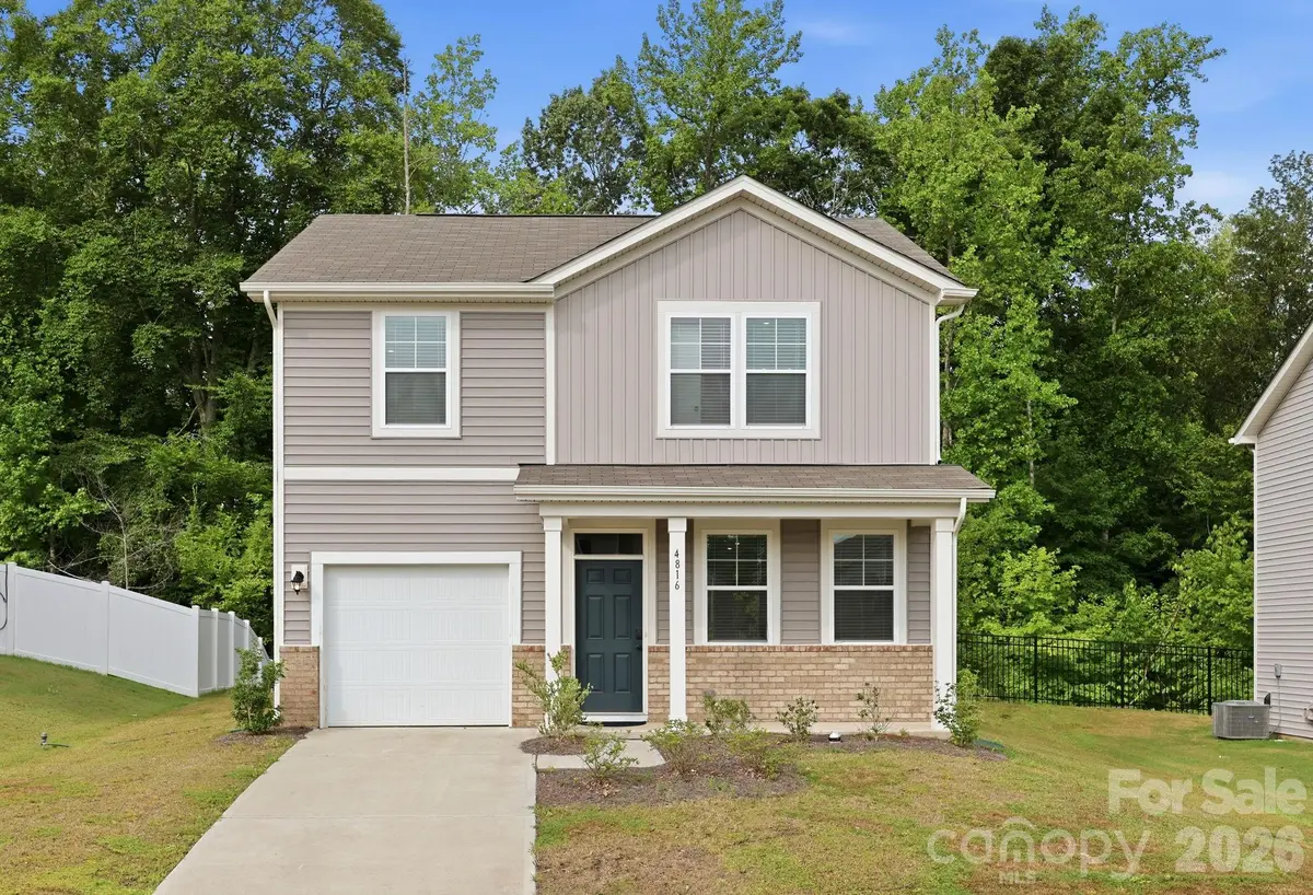4816 Raspberry Knoll DR, Charlotte, NC 28208