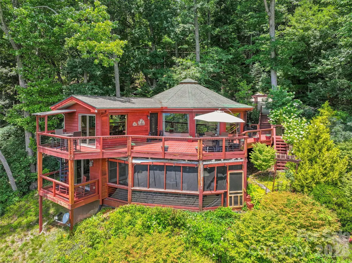 632 Dogwood TRL, Waynesville, NC 28786