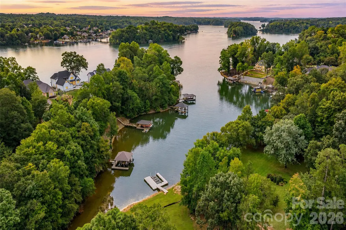 1150 Whispering Winds DR, Catawba, NC 28609