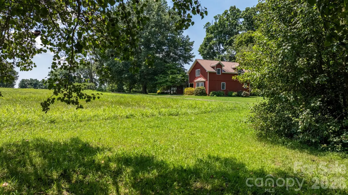 2097 Hermit TRL, Newton, NC 28658
