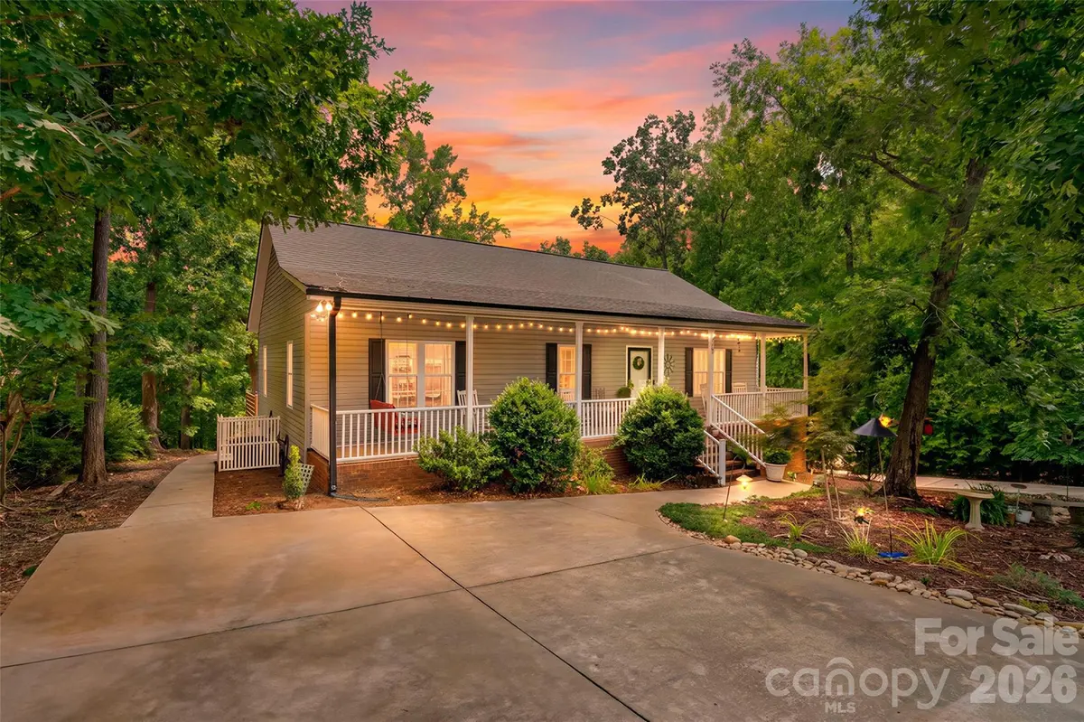 290 Skyland DR, Troy, NC 27371