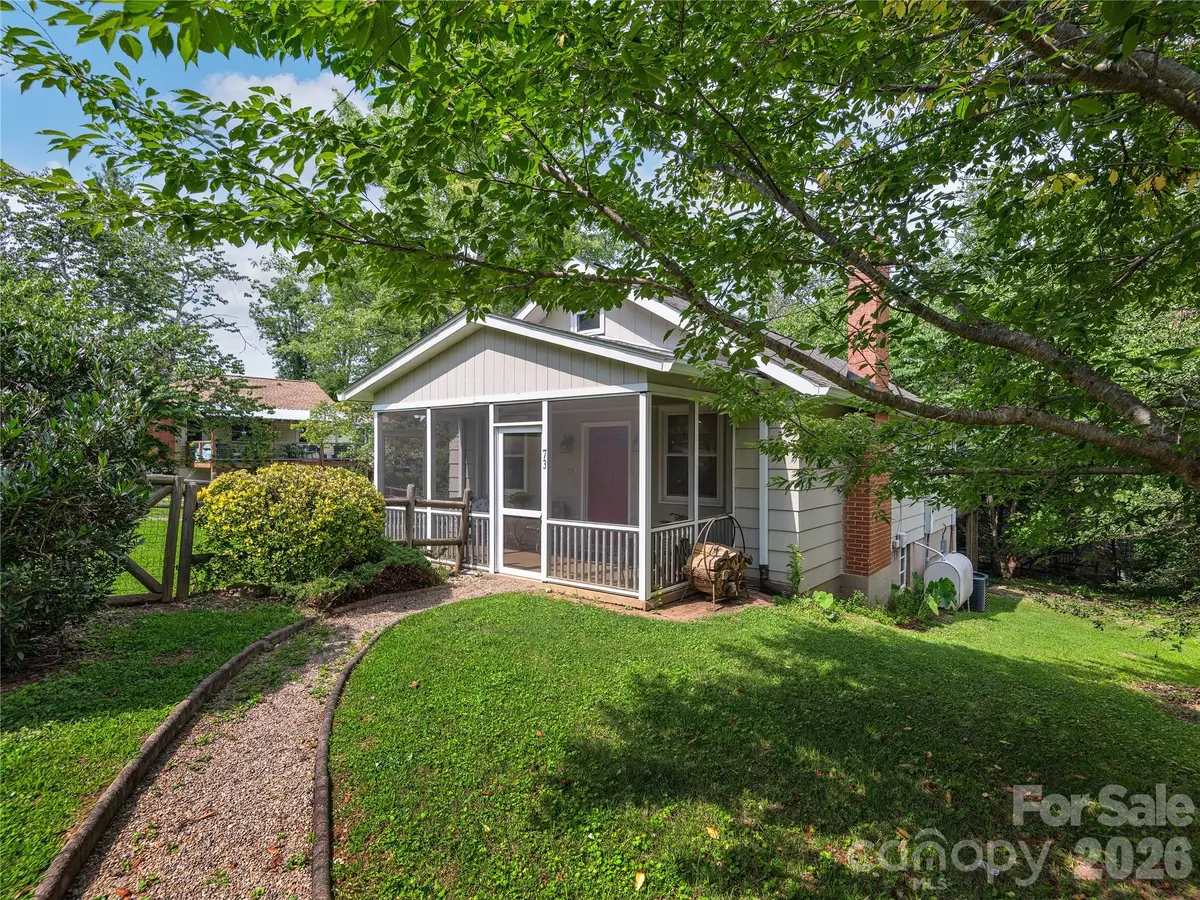 73 Fair Oaks RD, Arden, NC 28704