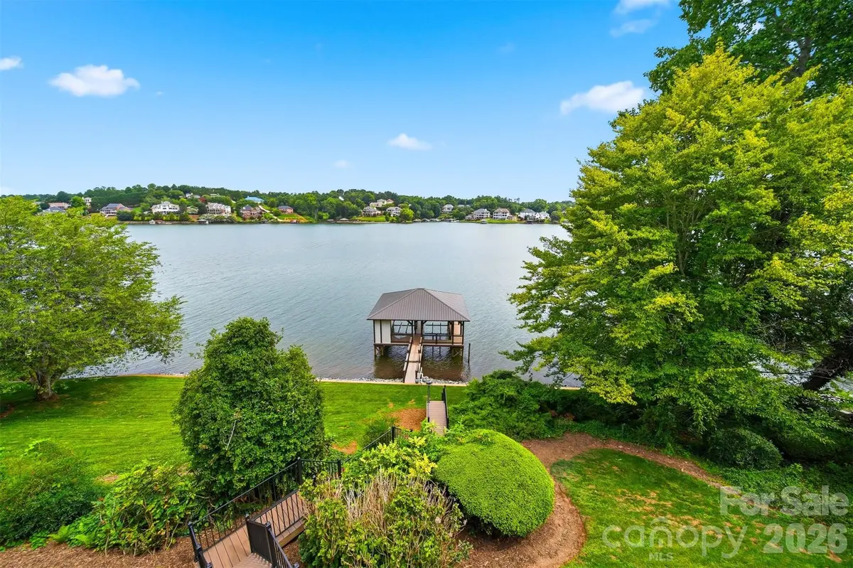 476 44th Avenue DR NW, Hickory, NC 28601