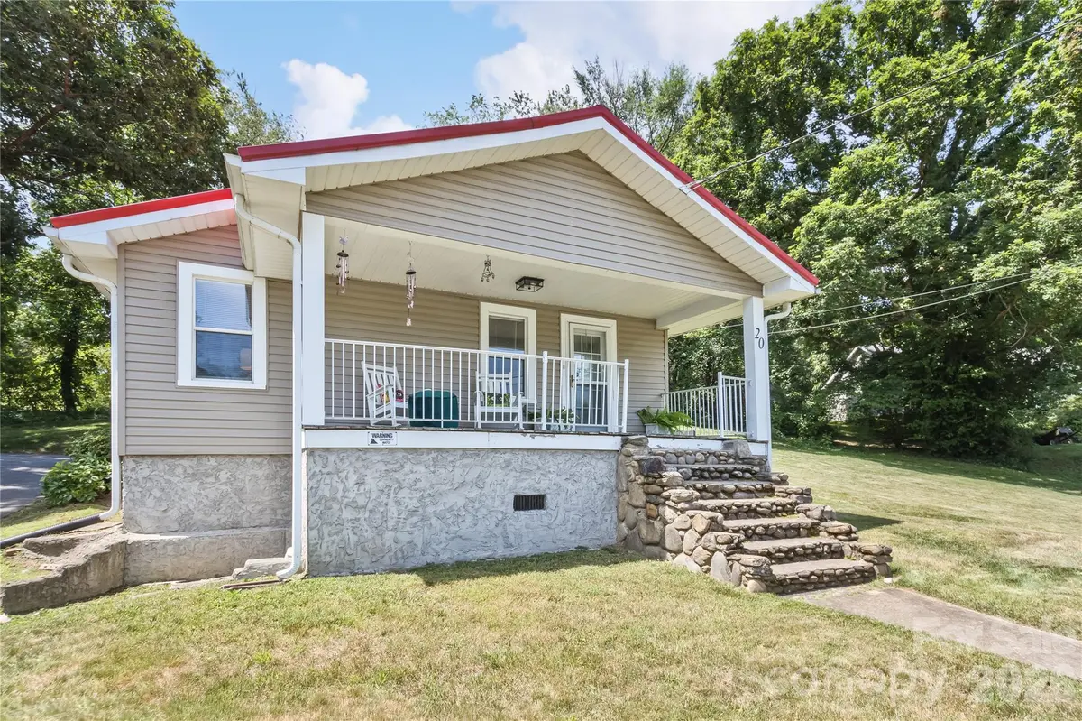 20 Cottage ST, Woodfin, NC 28804