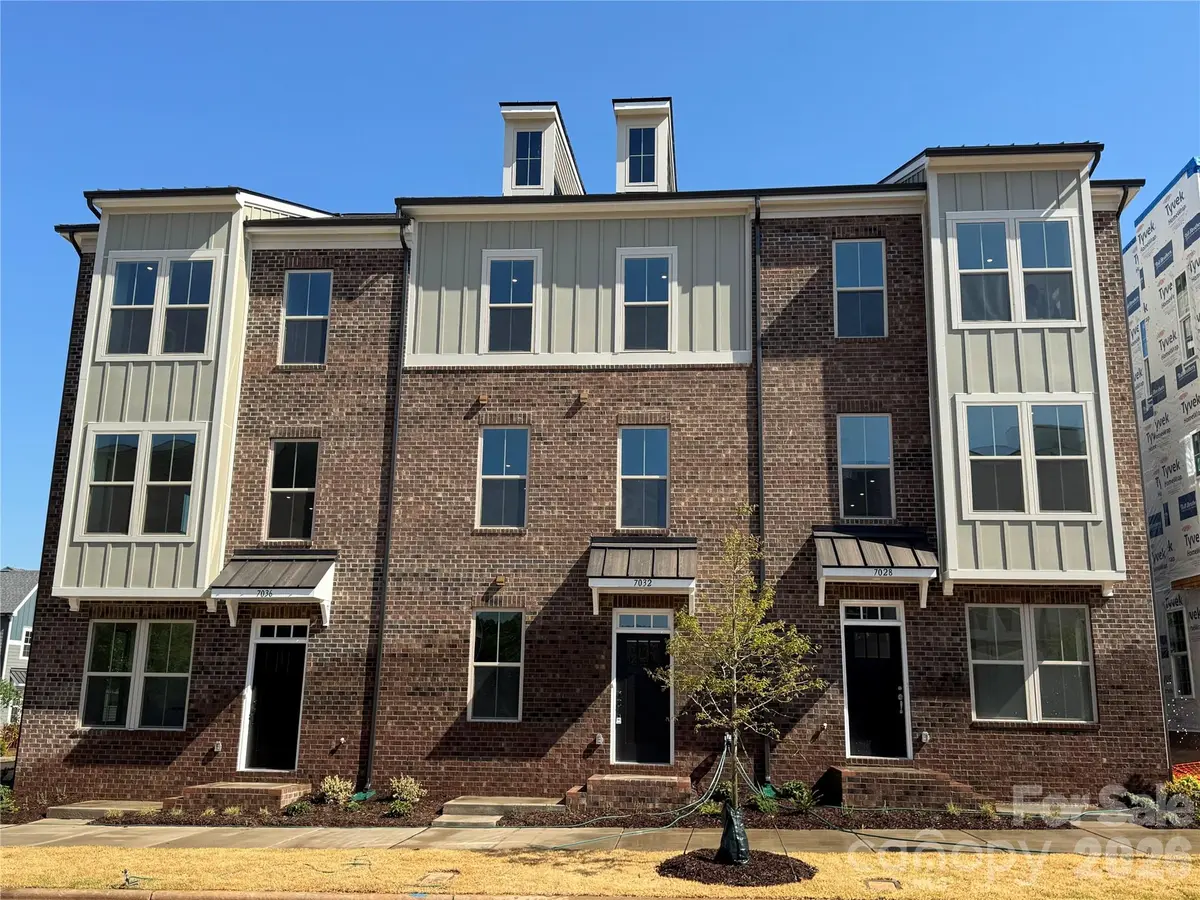 4113 Westbound DR, Charlotte, NC 28278