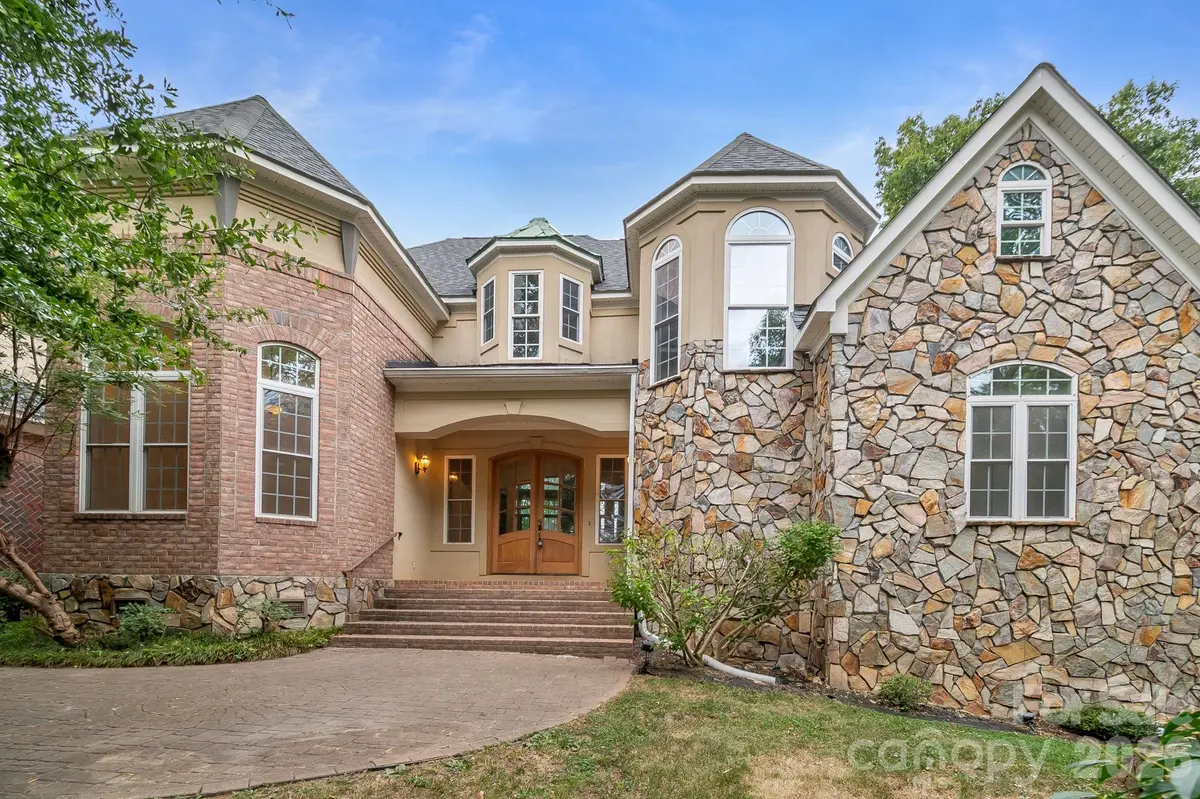 3248 The Knoll LN, Lancaster, SC 29720