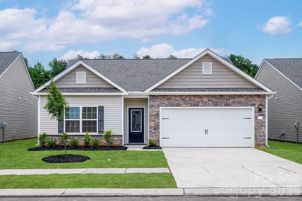 8109 Cravat CT, Charlotte, NC 28215
