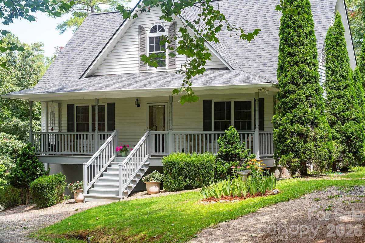 90 Pine Forest DR, Weaverville, NC 28787