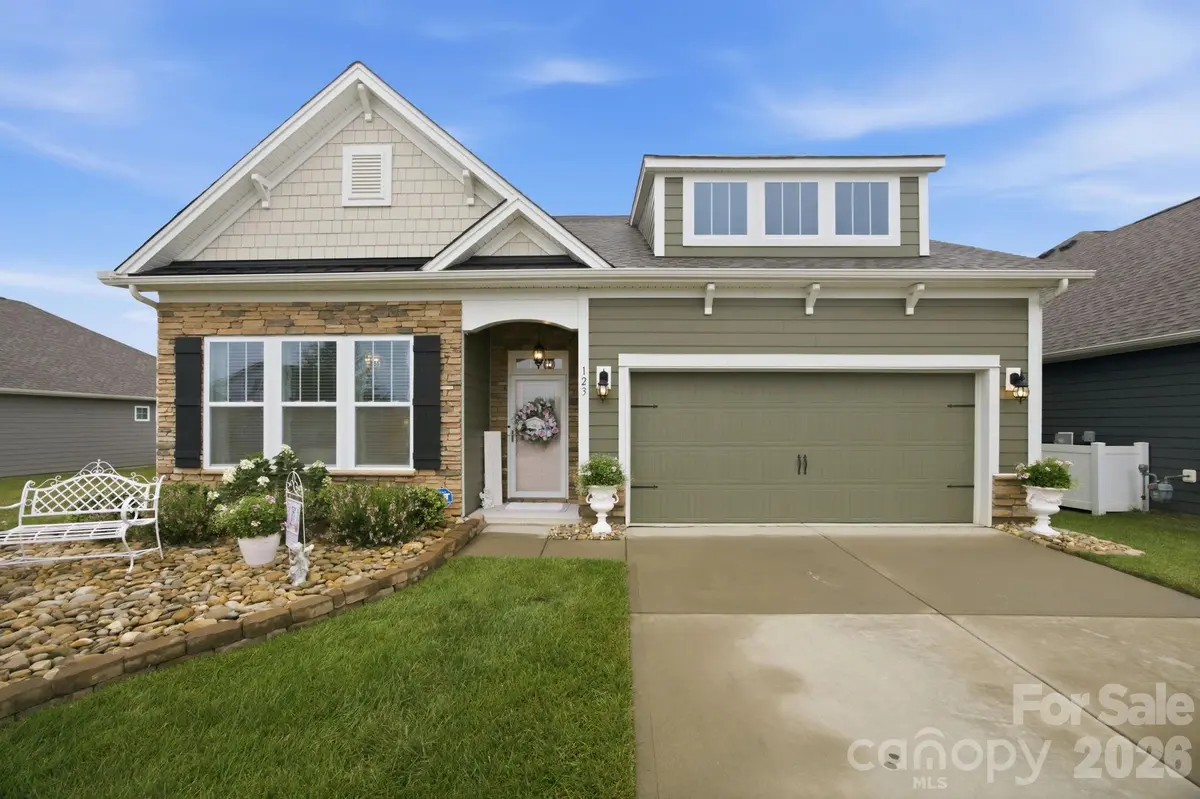 123 Cup Chase DR, Mooresville, NC 28115