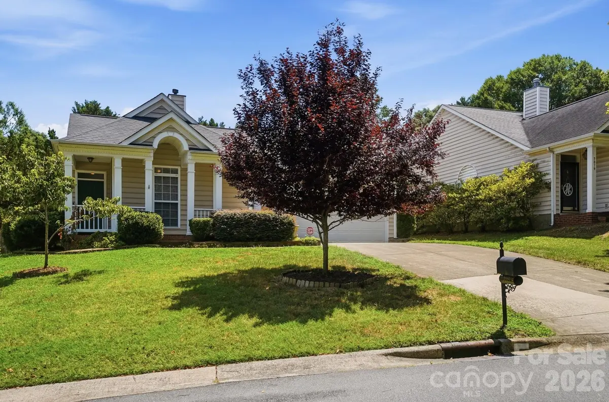 7015 Lenhart DR, Charlotte, NC 28226